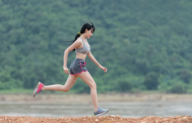 출퇴근 시간을 활용한 런커뮤팅 Run Commuting 노하우 백팩 고르는 기준과 땀 처리 및 의류 보관 팁 반드시 알아야 할 현실 가이드